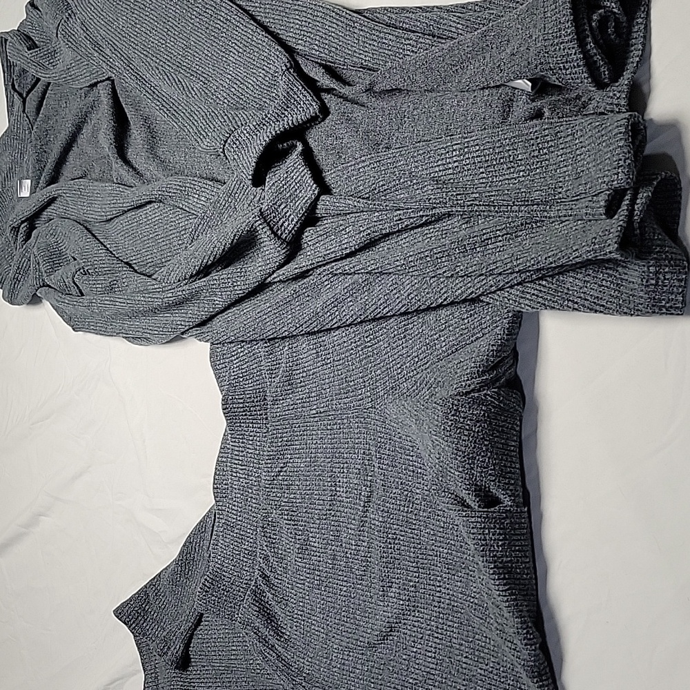 ONLY Heather Gray Knit Robe Top And Bottoms